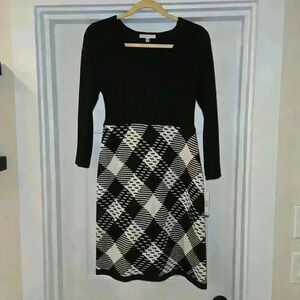 NWT Sandra Darren Sweater Dress Long Sleeve Black White Size Large